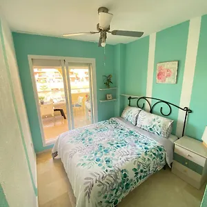 With Sea And Mountain Views En Piso Compartido 1 O 2 Personas , Benalmadena Spain